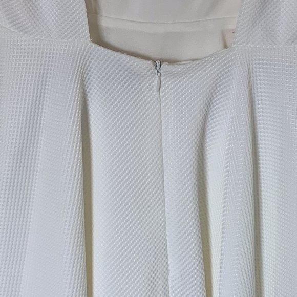 Pretty White Open Back Dress - Picture 6 of 8